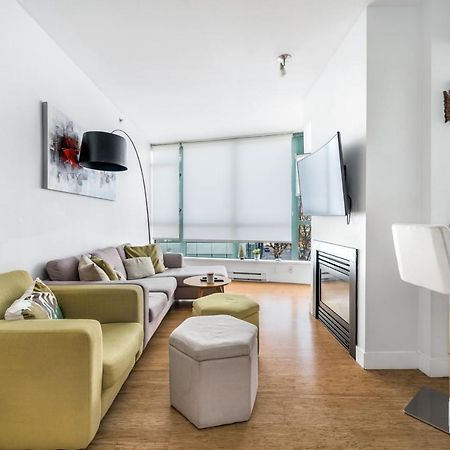 Bright 2 Bedroom Condo Downtown With Free Parking Vancouver Exteriör bild